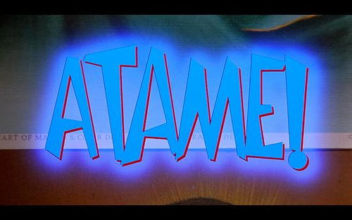 《紅的相冊》 從視覺符號(hào)到情感記憶的影視策劃新維度